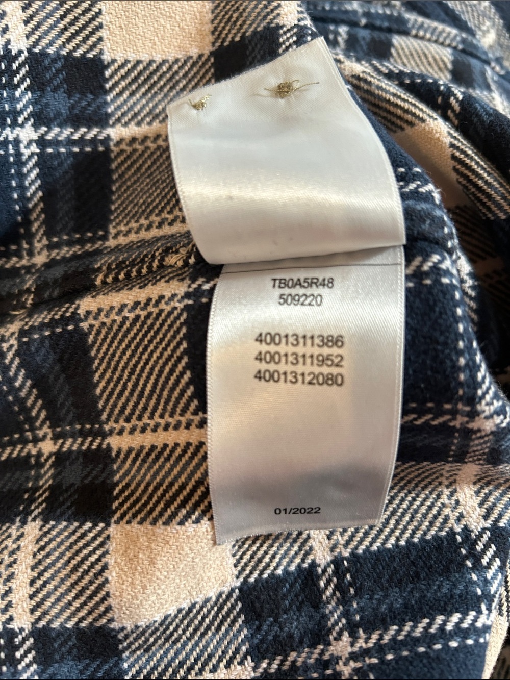 Timberland Men’s Size L Navy and Off White Plaid Flannel Button Up Shirt - Picture 7 of 7